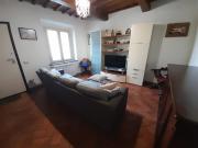 Casa indipendente con giardino a Prato