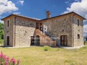 Casa indipendente con giardino a Todi