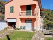 Casa indipendente con giardino a Zignago