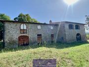 Casa indipendente con giardino in località borgo a...