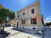 Casa indipendente con giardino in piazzetta...