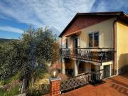 Casa indipendente con giardino in regione costa 20, Noli