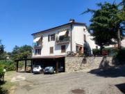 Casa indipendente con giardino in strada comunale di...