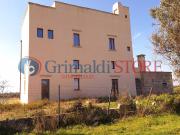 Casa indipendente con giardino in strada provinciale...