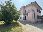 Casa indipendente con giardino in via bradiola, Sarzana