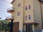Casa indipendente con giardino in via caduti di...