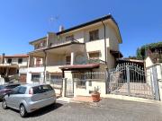 Casa indipendente con giardino in via dei tulipani 23,...