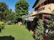 Casa indipendente con giardino in via della bordogna, Lucca