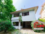 Casa indipendente con giardino in via nino oxilia 21, Novara