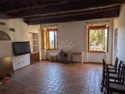 Casa indipendente con giardino in via nuova, Camaiore