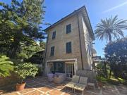 Casa indipendente con giardino in via romana, Bordighera