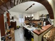 Casa indipendente con giardino, Ortonovo casano