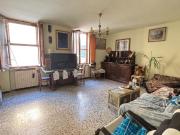 Casa indipendente con terrazzo a Cascina
