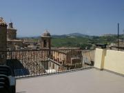 Casa indipendente con terrazzo a Offida