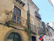 Stabile Palazzo in vendita a Fondi, Centro storico