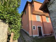 Casa indipendente da ristrutturare a Faggeto Lario