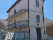 Casa indipendente da ristrutturare a Massa