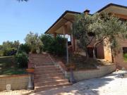 CASA INDIPENDENTE di 5 vani e di 220 mq FOLLONICA... CASA INDIPENDENTE di 5 vani e di 220 mq FOLLONICA...
