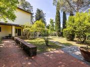 Casa indipendente in affitto a Firenze via del Ponte a...