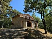 Casa indipendente in pietra sopra il Lago Trasimeno...
