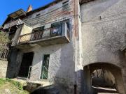 Casa indipendente in vendita a Agra