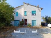 Casa indipendente in vendita a Agugliano AN
