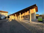 Casa indipendente in vendita a Angera VA