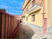 Casa indipendente in vendita a Barzanò via Colombo