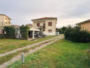 Villa singola in vendita a Bernate, Casnate con Bernate