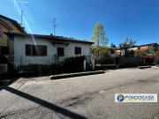 Casa indipendente in vendita a Bollate MI