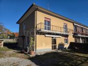 Casa indipendente in vendita a Cadrezzate con Osmate via...