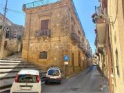Casa indipendente in vendita a Calascibetta via Conte...