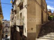 Casa indipendente in vendita a Caltagirone via...