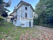 Casa indipendente in vendita a Camaiore LU