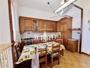 Casa indipendente in vendita a Campi Bisenzio FI