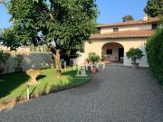 Casa indipendente in vendita a Campi Bisenzio FI