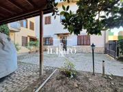 Casa indipendente in vendita a Campi Bisenzio FI