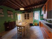 Casa indipendente in vendita a Carrara MS