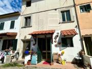 Casa indipendente in vendita a Cascina via 4 Novembre,...