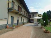 Casa indipendente in vendita a Casorate Sempione VA