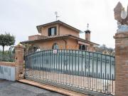 Casa indipendente in vendita a Castiglione Del Lago