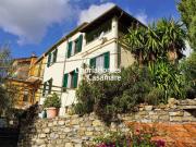 Casa indipendente in vendita a Diano San Pietro piazza...