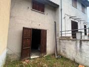 Casa indipendente in vendita a Esanatoglia MC
