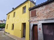 Casa indipendente in vendita a Ferrara via Monte...