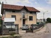 Casa indipendente in vendita a Gazzada Schianno VA