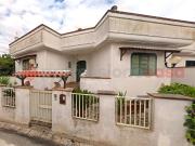 Casa indipendente in vendita a Giuggianello