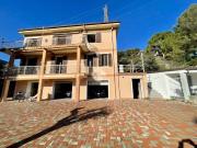 Casa indipendente in vendita a Imperia via argine...