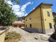 Casa indipendente in vendita a L'Aquila via Antica...