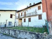 Casa indipendente in vendita a Laveno Mombello VA