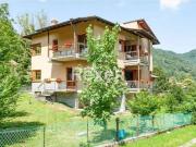Casa indipendente in vendita a Laveno Mombello VA
